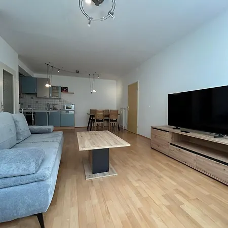 Einziehen Und Wohlfuehlen-vollausgestattetes West Fh Joaneum Apartment